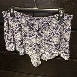 Kiss&cry blue and white shorts